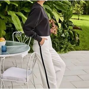 Lilly Pulitzer Casual Women's White Wide-Leg Cropped Pants with Black Stripe-SM